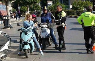 Manavgat’ta denetlenen 300 motosikletten 26’sına...