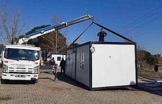 Manisa Büyükşehir Belediyesi ekipleri deprem bölgesi...