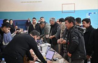 Manisa’da depremzedeler için kayıt masası oluşturuldu