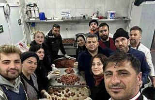 Marmarisli aşçılar kazanları depremzedeler için...