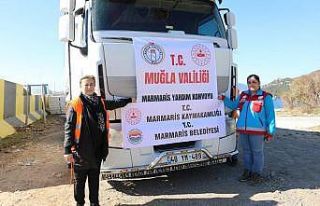 Marmaris’ten deprem bölgesine yardımlar sürüyor