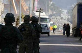 Mehmetçik deprem bölgesinde nöbette