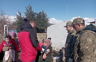 Mehmetçik Kilis’te sıcak çorba ikramını sürdürüyor