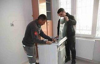 Merkezefendi’de depremzedelere mobilya ve beyaz...