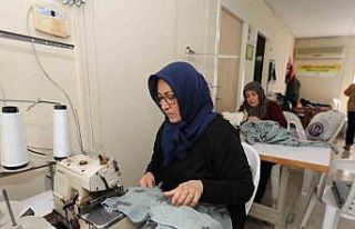 Mezitli Belediyesi gönüllüleri depremzedeler için...