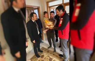 Minik depremzedenin yeni yaş günü Bilecik’te...