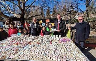 Minik eller depremzedelere umut oldu