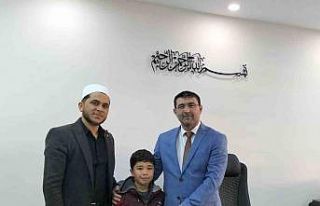 Minik Ramazan kumbarasında biriktirdiği harçlıklarını...