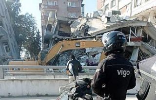 Moto kuryeler depremzedeler için gönüllü olarak...