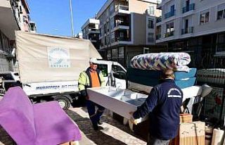 Muratpaşa’da depremzedeler için ev eşyası yardım...