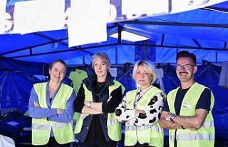 Muratpaşa’daki yardım toplama merkezinde yerleşik...