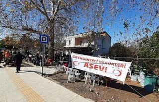 Narlıkuyu Boyuninceli yörüklerinden aşevinde depremzedelere...