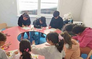 NEVÜ’lü gönüllü öğrencilerden depremzede...