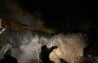 Odunlukta çıkan yangın itfaiye ekiplerince söndürüldü