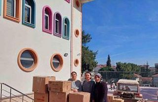 Öğrenciler, depremzede çocuklar için oyuncaklarını...