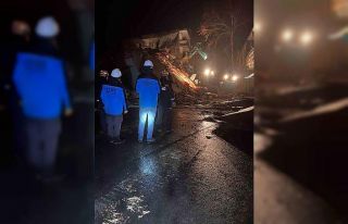 Öğrencisi ve öğretmeni enkaz altından birlikte...