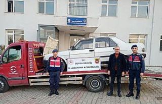 Otomobili çekiciye yükleyip çaldı