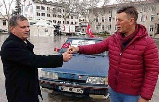 Otomobilini depremzedeler için sattı