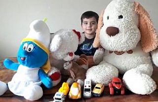 Oyuncaklarını depremzede arkadaşlarına gönderdiler