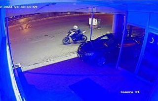 Park halindeki motosikleti çalan şahıs kamerada
