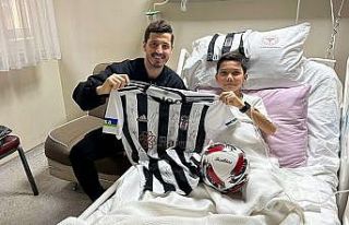 Salih Uçan, küçük Ömer’i ziyaret etti