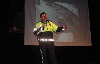 Salihli’de muhtarlara trafik eğitimi verildi