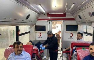 Salihlili şoförlerden kan bağışına destek