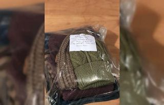 Şehit oğlunun gözü gibi sakladığı eşyalarını...