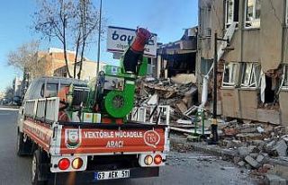 Şehrin her köşesine kokulu dezenfektan sıkılıyor