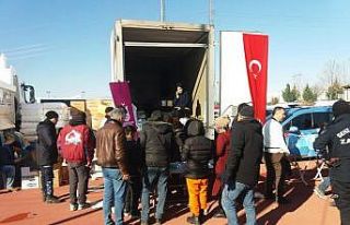 Şehzadeler Belediyesi’nin mobil aşevi Adıyaman’da...