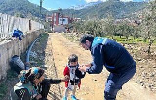 Siirt Belediyesi deprem bölgesinde yaraları sarıyor