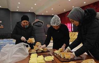 Sındırgılı kadınlardan deprem bölgesine kumanya...