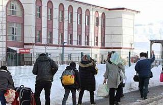 Sivas’ta 9 bin 400 depremzede yurtlara yerleştirildi