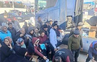 Söğütten deprem bölgesine gönderilen yardımlar...