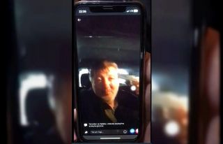 Sosyal medyadan yaptığı canlı yayın sırasında...