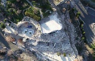 Tarihi Darb-ı Sak Kalesi depremde yıkıldı