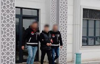 Tartıştığı şahıslardan birini bıçakla öldürdü,...