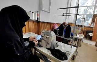 Tatvanlı kadınlar depremzedeler için kışlık...