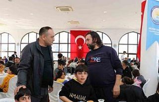 Toroslar Belediyesi depremzedelerin yanında