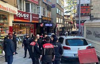 Trabzon’da silahlı kavganın görüntüleri güvenlik...