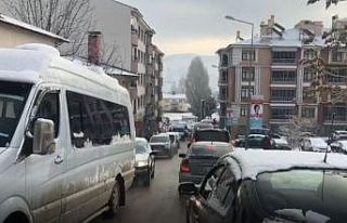 Tunceli’de buzlanma trafiği olumsuz etkiledi