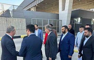 Türk Ocaklarından Bakan Maruf’a Habur’da karşılama