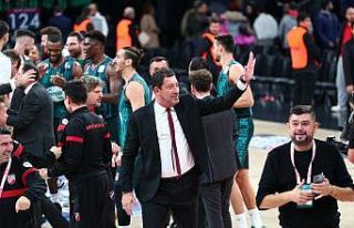 Ufuk Sarıca gönüllere taht kurdu