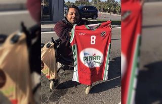 Ufuk Sarıca’nın hediyesi açık artırmada