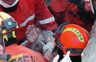 Ümit Teyze umudunu kaybetmedi, 130 saat sonra sağ...