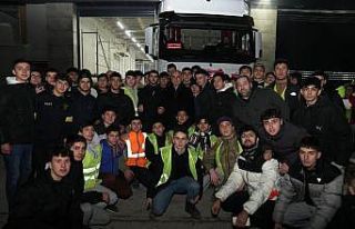 Ümraniye’de 180 tırlık yardım malzemesini arı...