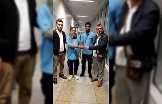 Umre’den dönen Trabzon kafilesine Cidde Havalimanı’nda...
