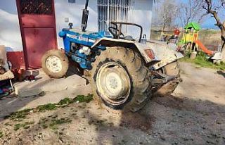 Üzerinden traktör geçen yaşlı adam ağır yaralandı