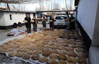Uzun süre tok tutan Afyon ekmeği deprem bölgesine...