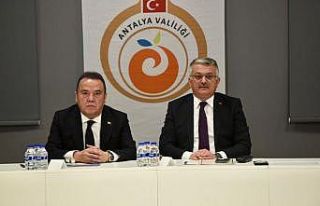Vali Yazıcı:" Depremzedelerin ihtiyaçlarını...
